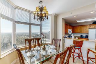 Dog-friendly lakefront condo w/WiFi, W/D, AC, resort amenities, near attractions - 6