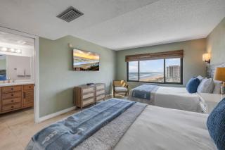 Luxury, Direct Oceanfront Unit and Balcony, Southeast Corner, Heated Pool, Garage Parking - 3