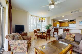 Lakefront condo with stunning lake views, AC, pool & hot tub near attractions - 5