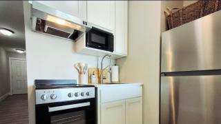 Waterfront 1-Bedroom Condo in Panama City - 4