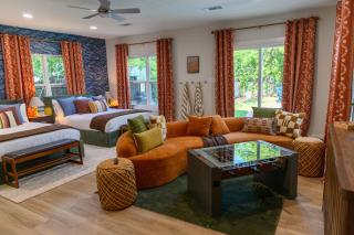 DFWs Retro Cowboy Retreat THE NORTON NOOK - 6