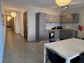 Modern 3BR in St Paul's Bay Sleeps 8 - 6