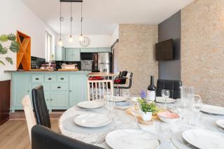 Villa - Private Pool, Garden, Close to beaches and Spain - 7