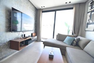 brand new studio in the heart of Les Princesses - 9