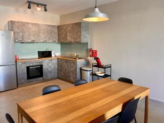 Spacious 3 Bedroom with Balcony & AC - 3