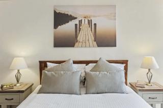 Stunning 3-Bed Apt with Panoramic Sea Views - 3