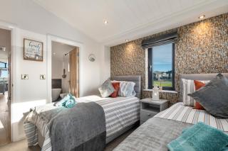 Bryn Hafod - Luxury Lodge Hot Tub Walk to Beach - 6