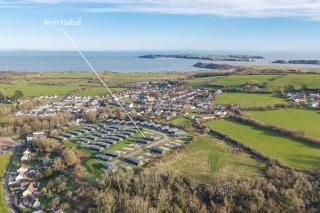Bryn Hafod - Luxury Lodge Hot Tub Walk to Beach - 5