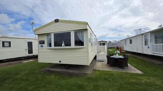 3BR Family Caravan Steps Away From Beach With Free WiFI, Smart TV & Fishing Lake, Arcades - 9