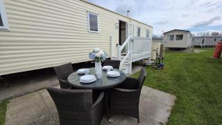 3BR Family Caravan Steps Away From Beach With Free WiFI, Smart TV & Fishing Lake, Arcades - 0