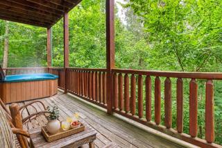 Mountain Charm- Hot Tub, Game Room, Theater Room, free Attraction Tickets!!! - 3