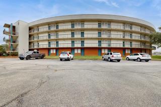 Coastal condo with shared pool beaches shopping - 9
