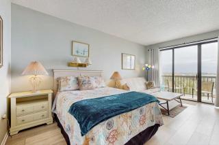 Coastal condo with shared pool beaches shopping - 8