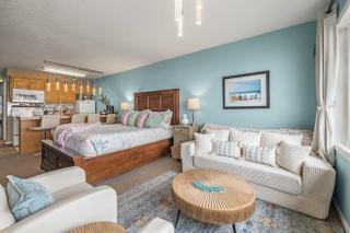 Stunning Beachfront Suite - Sleeps 6 - Second Floor - Pool and Sauna - 2