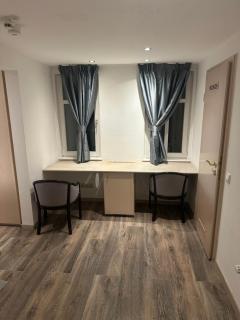 Kurvilla Apartments - 1