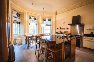 Large 3-Bed Property Walk to Waverley - Edinburgh - 4