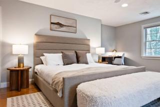 Luxury Modern 2 King Suites-Hot Tub-Hike-Sleeps 12 - 3