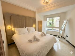 Spacious apartment with private terrace and secure parking in the heart of Casablanca - 2