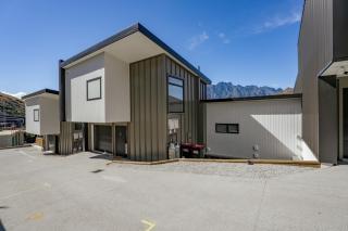 Summit Haven – Centre | 5BR New Build | 2 Spas - 5