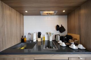 Elegant one Bedroom in Torontos Premier Luxury District - 6