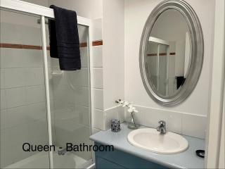 Nicole Guest House - Private Room & Bathroom - 6kms from City - 7