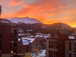 Village at Breckenridge 4604 Sunny Ski in & Out King Studio Open Hot Tubs & Pool - 4