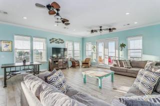 Baywatch Beach House - 6
