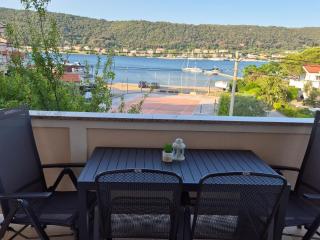 Apartments with parking space Supetarska Draga - Donja, Rab - 25344 - 1