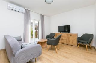 Apartments with parking space Solin - Split - 25393 - 2