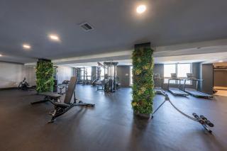 Luxe 2BR Retreat 5Min PATH to NYC Rooftop and Gym - 5
