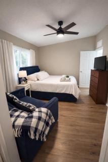 Private suite 3 miles from beach - 9