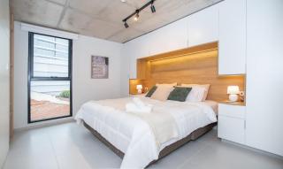 Unique 1BR Retreat with Balcony - 9