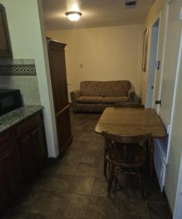The inn at Mexia - 4
