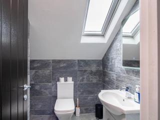 Central Doncaster Court House Stay - 8