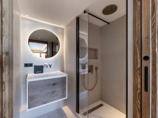 Spacieux duplex 158 m², 5 chambres, proximité centre, parking - FR-1-567-144 - 2