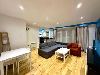 1 Bedroom Penthouse Kings Cross - 8