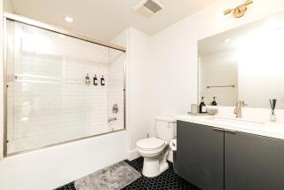Lux Hotel Style 2 bedroom K Town with parking and GYM - 6