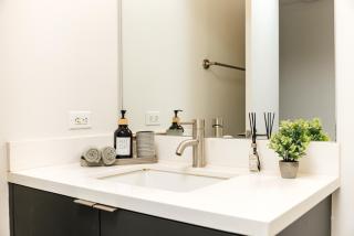 Lux Hotel Style 2 bedroom K Town with parking and GYM - 2