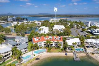 St Tropez 3 Noosa Riviera Waterfront Retreat - 1
