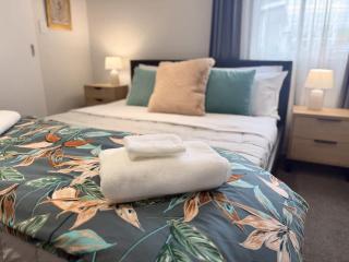 Latimer Retreat - Central Apartment Near Stadium - 8