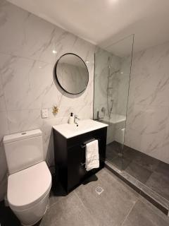 Latimer Retreat - Central Apartment Near Stadium - 2