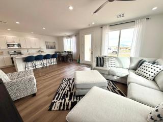 Lake Powell Home Retreat - Views - Close to National Parks - Beautiful Sunsets - Amazing Star Gazing - Game Room - Fun - 8