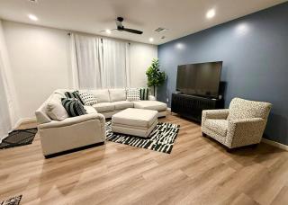 Lake Powell Home Retreat - Views - Close to National Parks - Beautiful Sunsets - Amazing Star Gazing - Game Room - Fun - 3