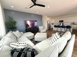 Lake Powell Home Retreat - Views - Close to National Parks - Beautiful Sunsets - Amazing Star Gazing - Game Room - Fun - 2