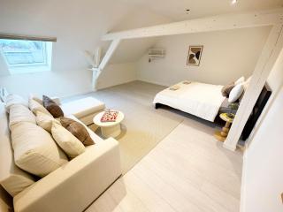 Private Room in 5BR & 1LR shared Aprt, near City Center with Kitchen & WiFi - 6