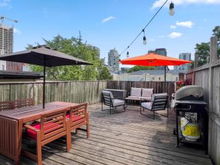 Victorian Charm with Private Rooftop Deck - 9