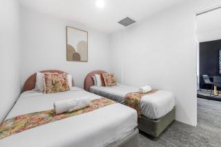 Circle on Cavill - Ocean View Apartment - Hosted by Wow Stay - 3