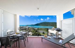 Port Views On Airlie Premier - 0