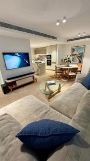 The Langham - World-Class Pools Spa & Gym - Beach - 3