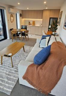 Free carpark with perfect inner city location - 9